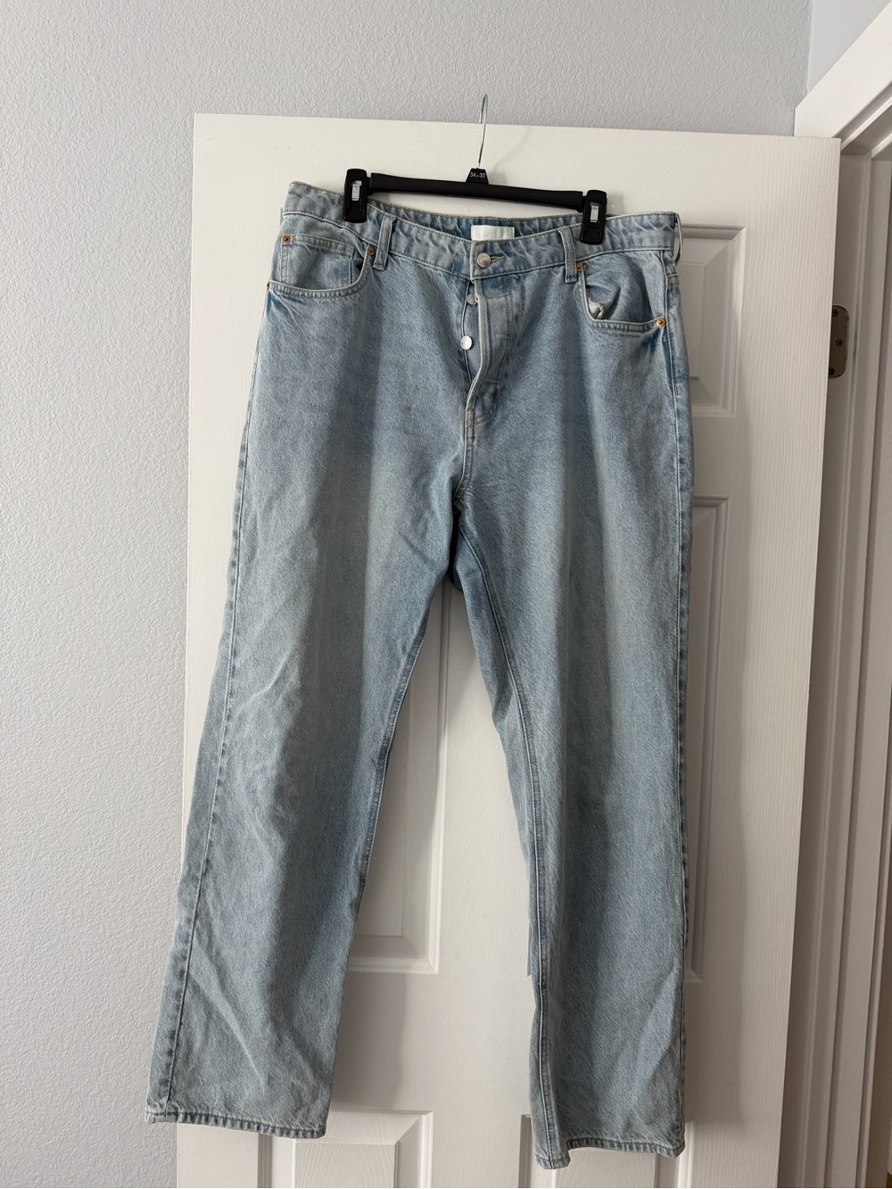 H&M Light Blue Straight-Leg Jeans